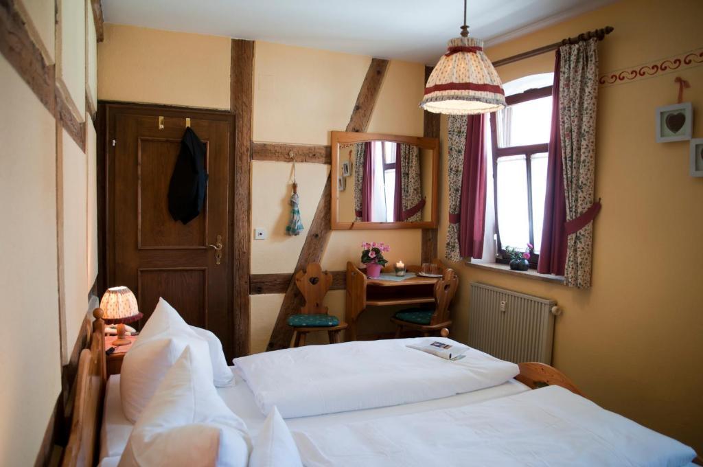 Hotel Schuberths Am Markt Buttenheim الغرفة الصورة